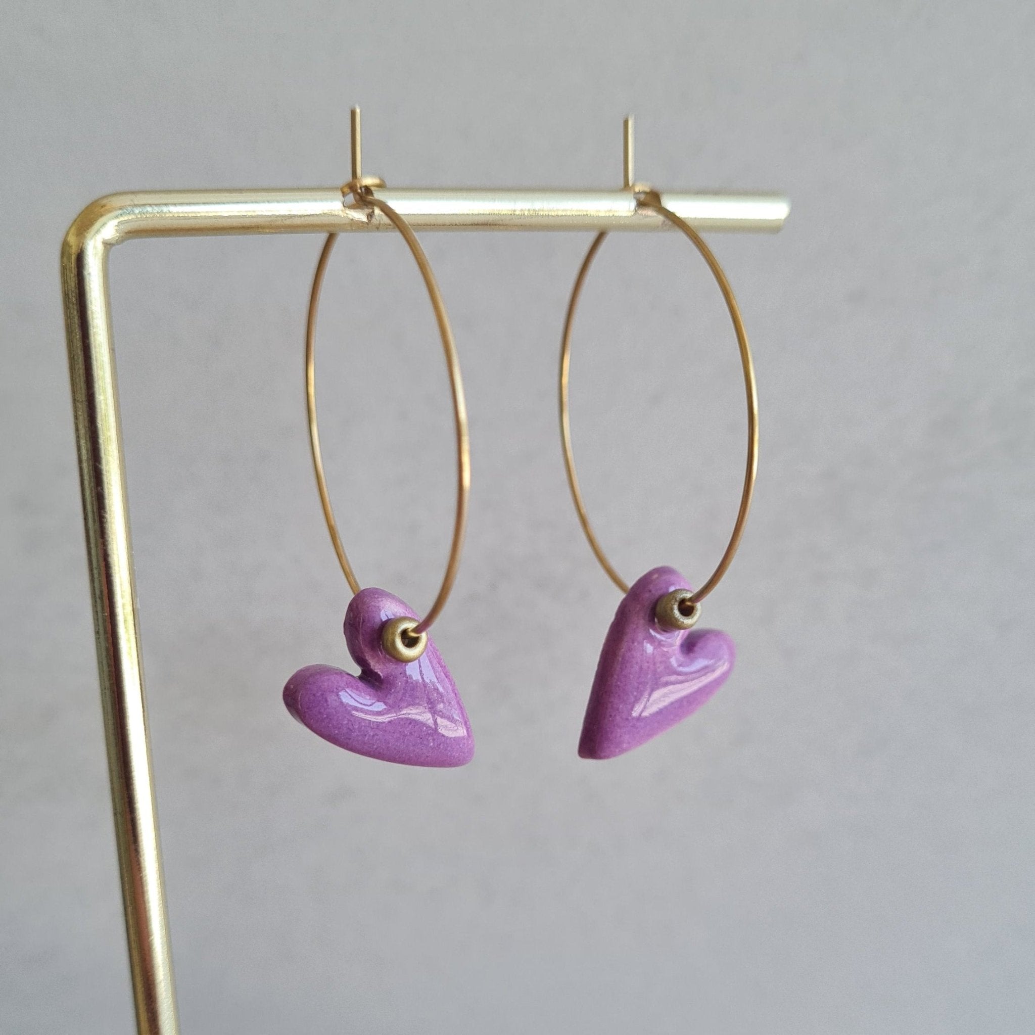 Pendientes de aro fino con corazón de cerámica esmaltada - Aiabijoux