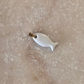 Colgante  pez de cerámica esmaltada blanco